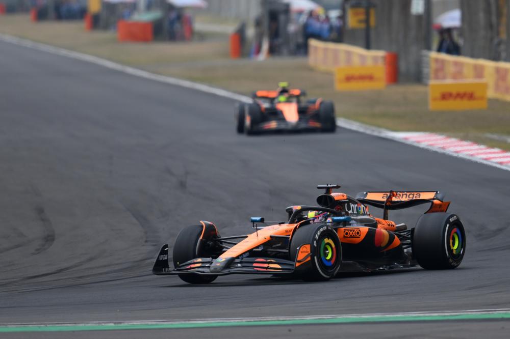 邮报：阿莫林此前给加纳乔讲战术，后者转身走了.